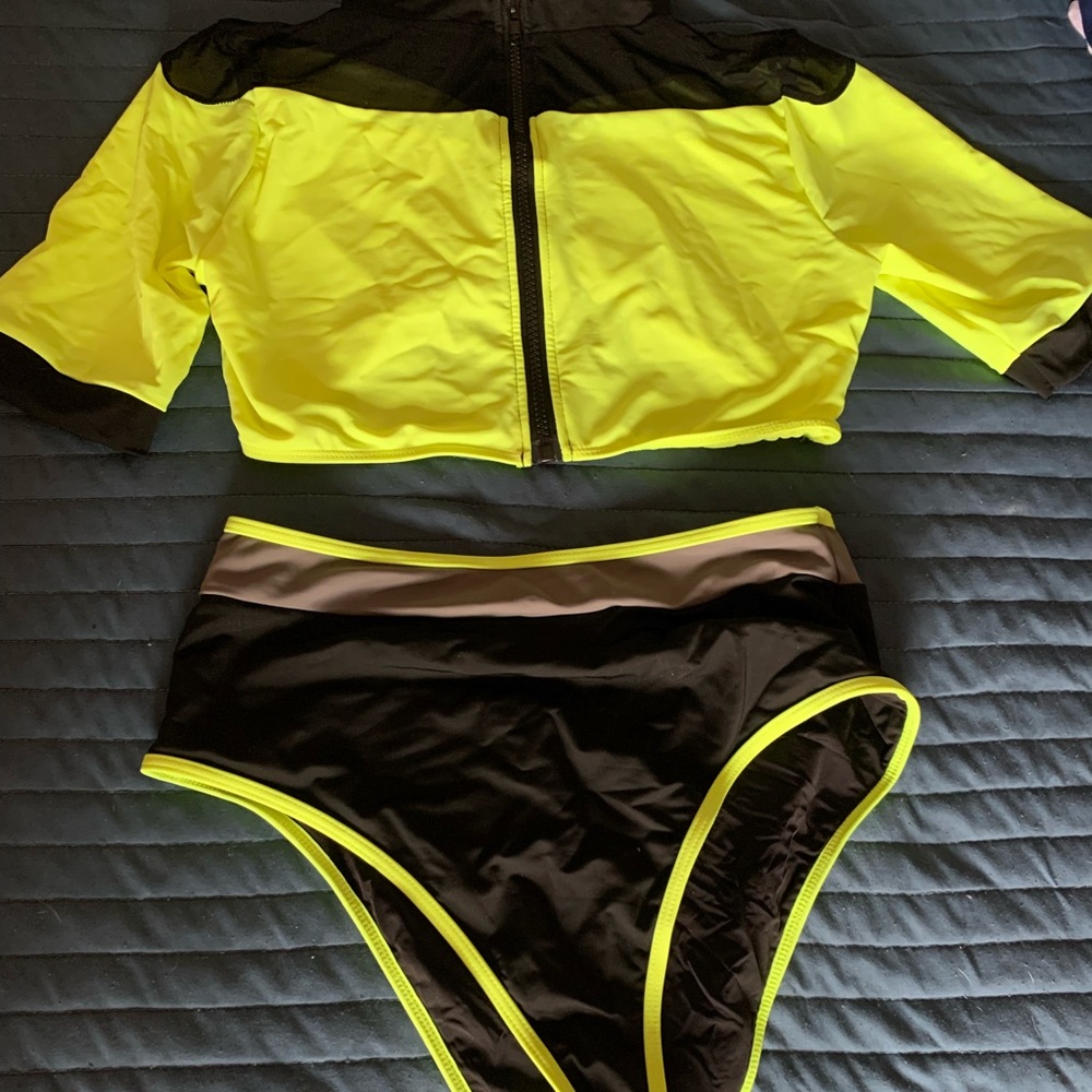 Bathing suit